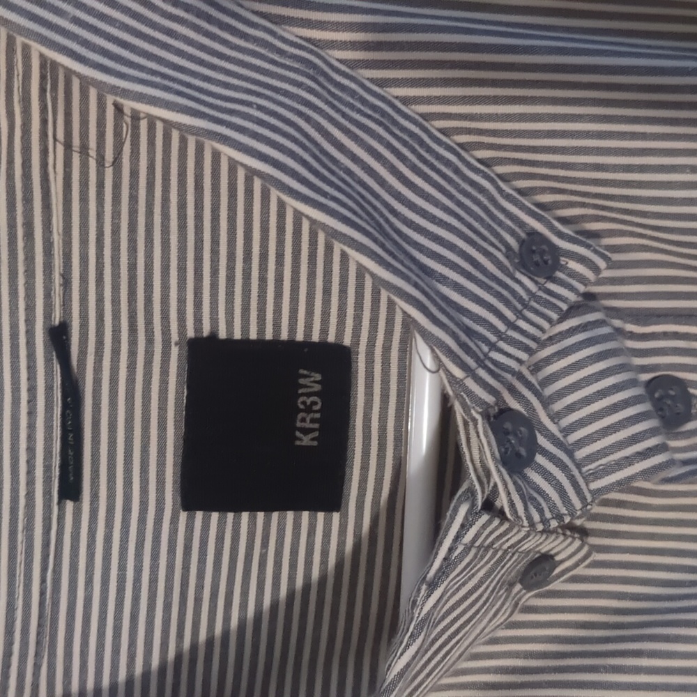 KR3W button up - Picture 3 of 4